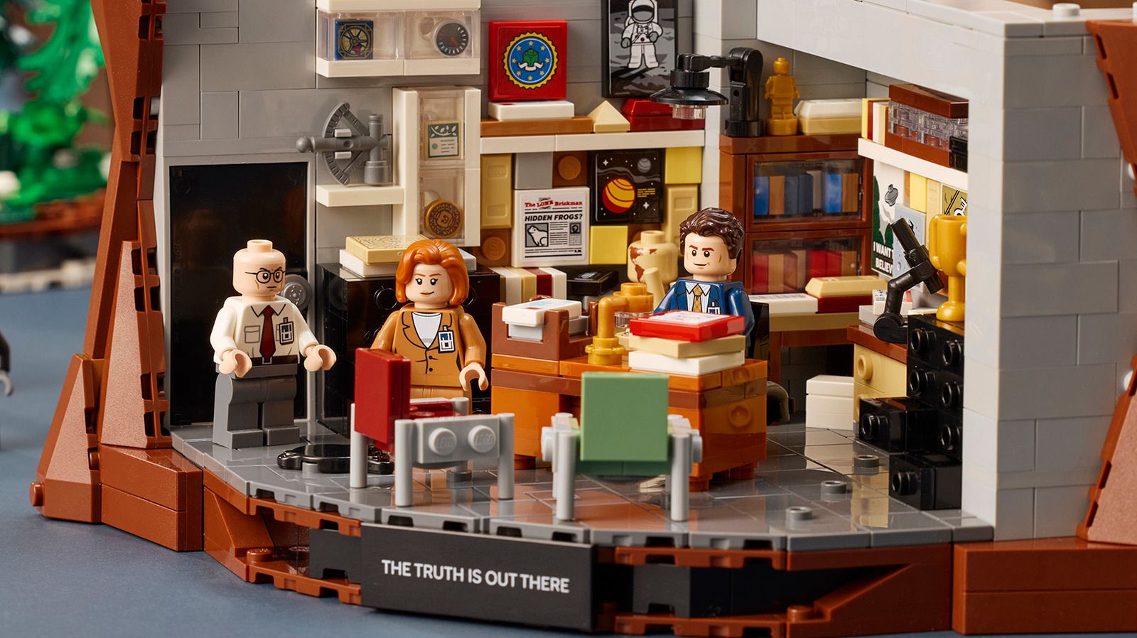 Featured image XFiles LEGO Set Reveals the Truth of 1478 Pieces