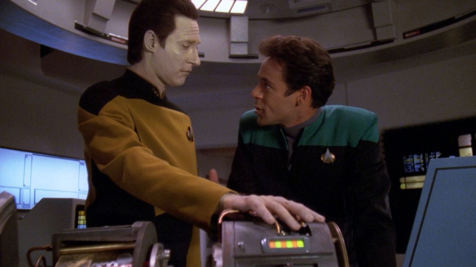 Featured image Starfleet Uniforms The shocking reasons for change