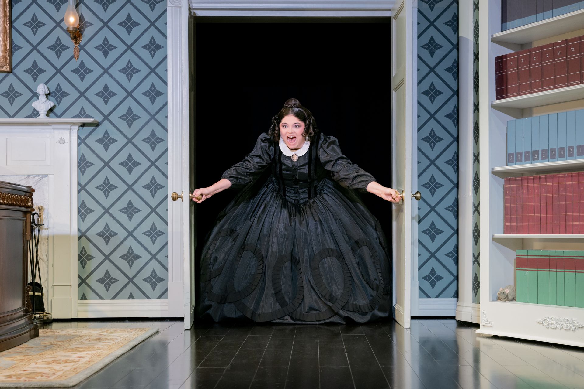 Featured image Meg Stalter leaves a note for stage door fans in Oh Mary