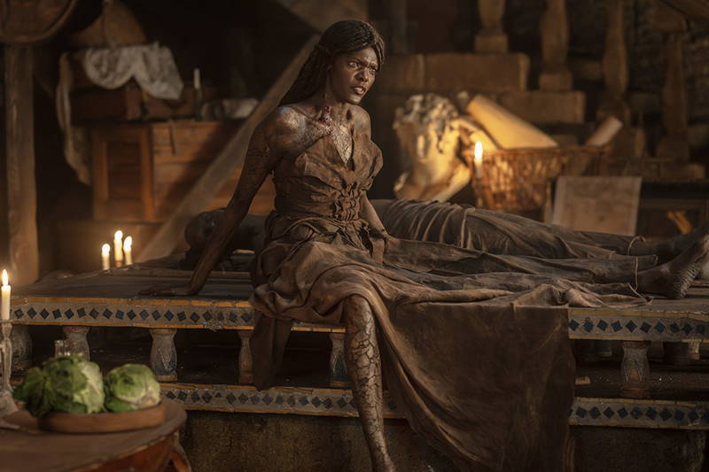 Featured image Lestat becomes Queen of the Damned