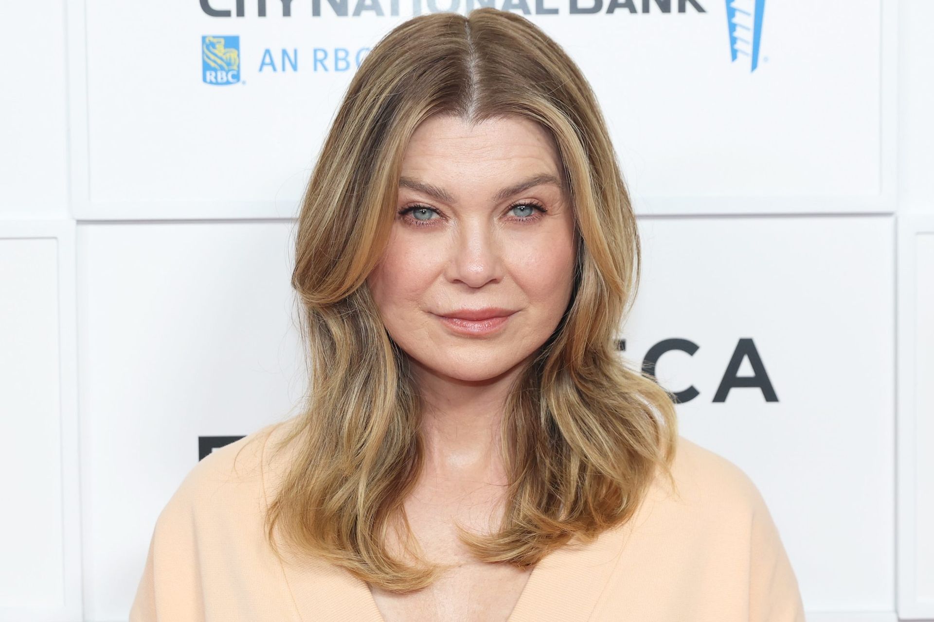 Featured image Ellen Pompeo as disgraced ER nurse in Hulu drama