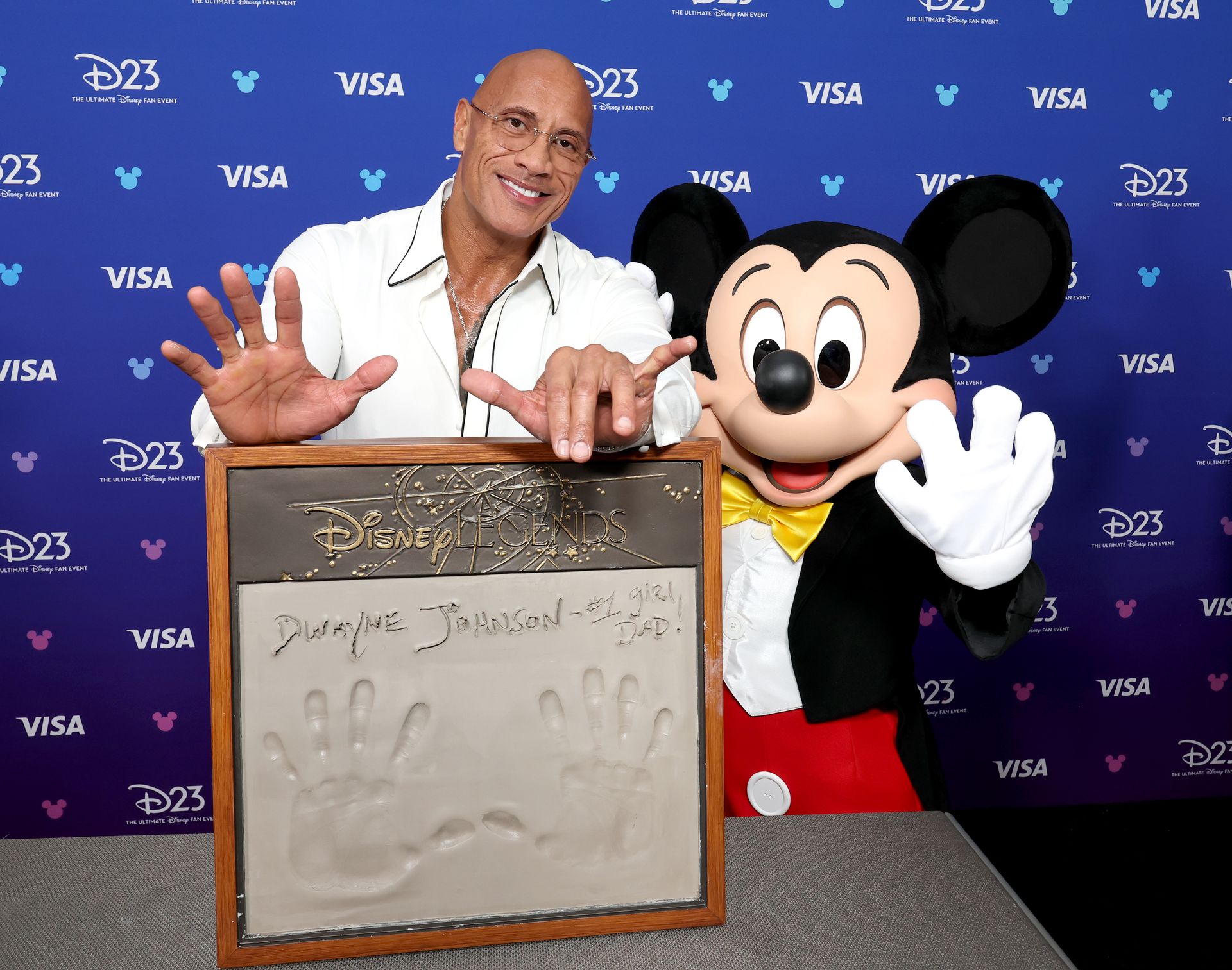 Featured image Dwayne Johnson sings happy birthday to daughter at D23
