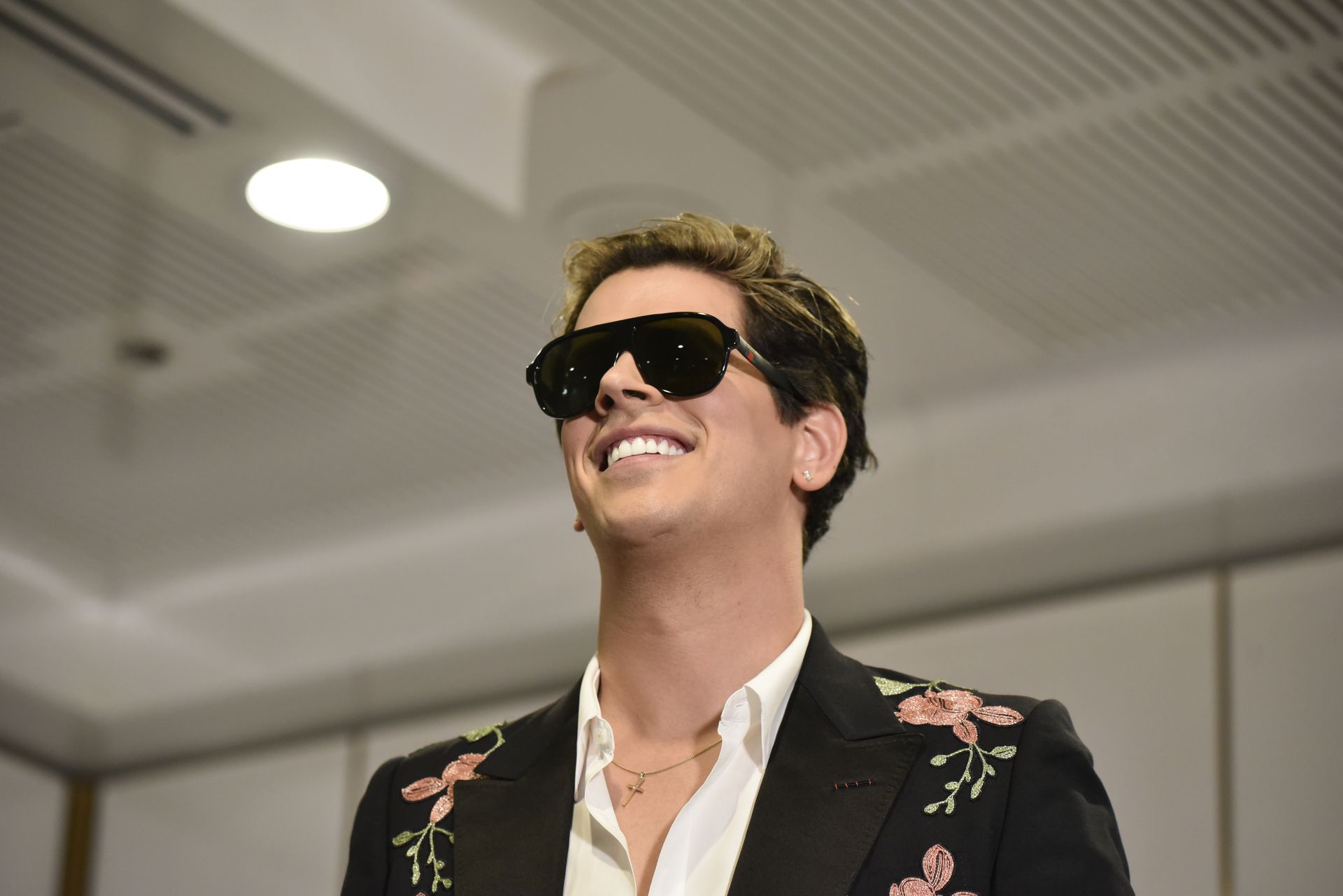 Featured image ICE detains Milo Yiannopoulos