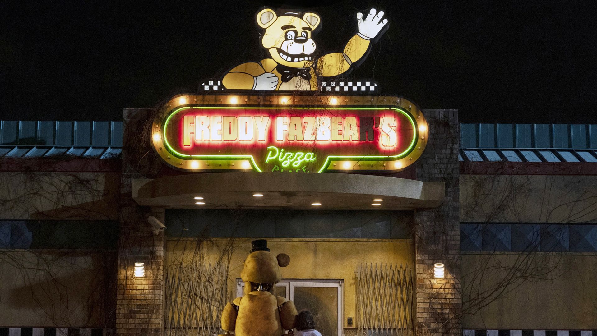 Featured image FNAF Immersive Freddy Fazbears Pizza Opens in NJ Mall
