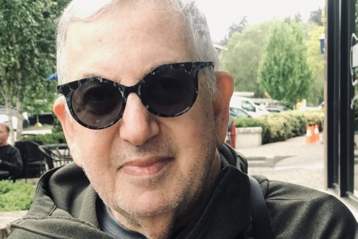 Featured image Designer of Seinfeld and Home Improvement David Sackeroff Dies at 81