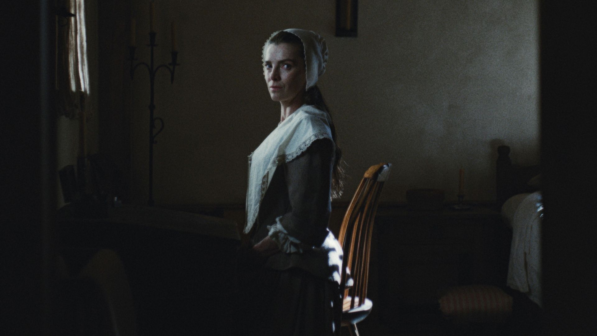Featured image Betty Gilpin calls algorithmfriendly TV the ultimate fck you so satisfying