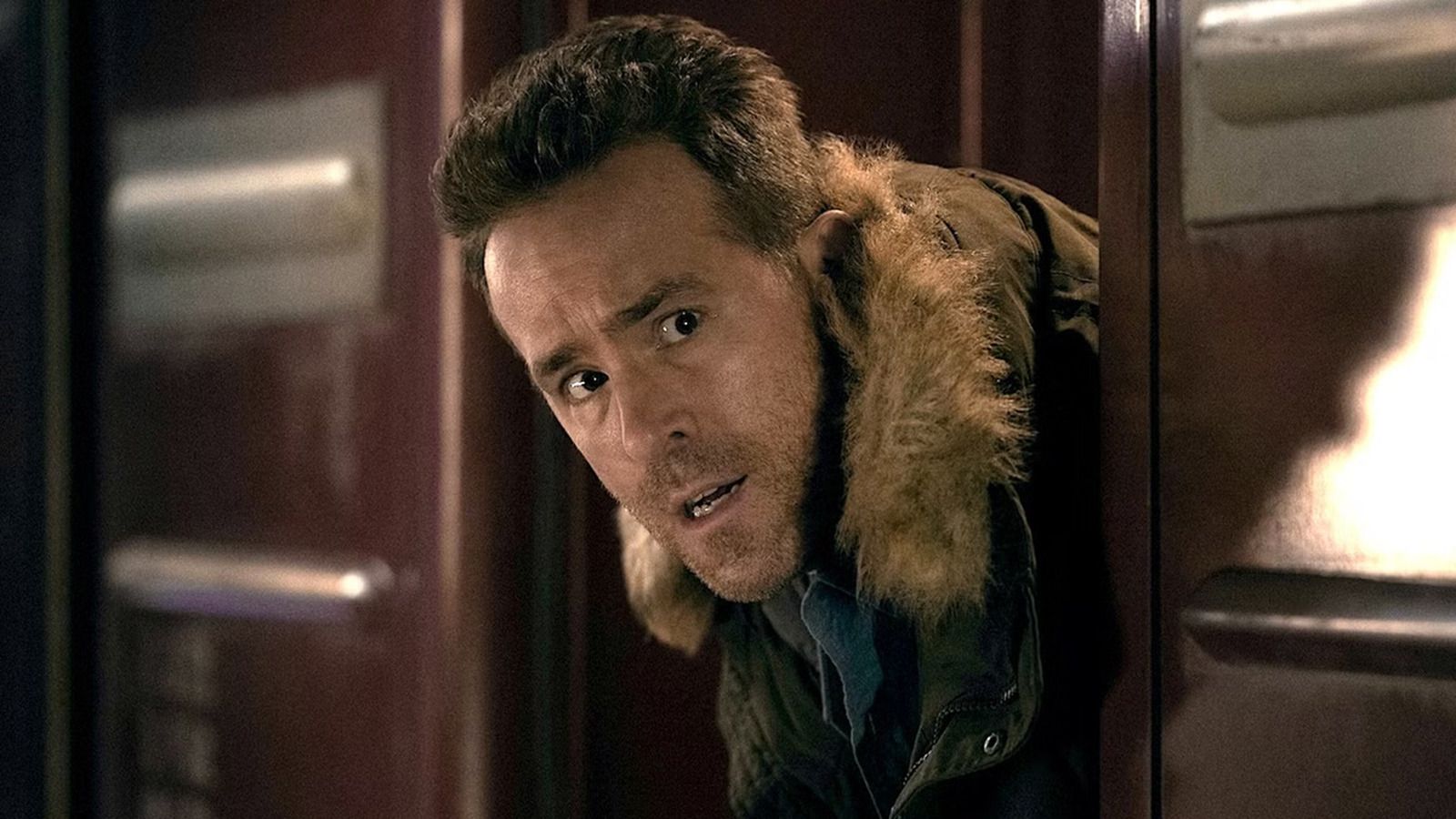 Featured image Ryan Reynolds amusingly appears in Apples Cold War Riff