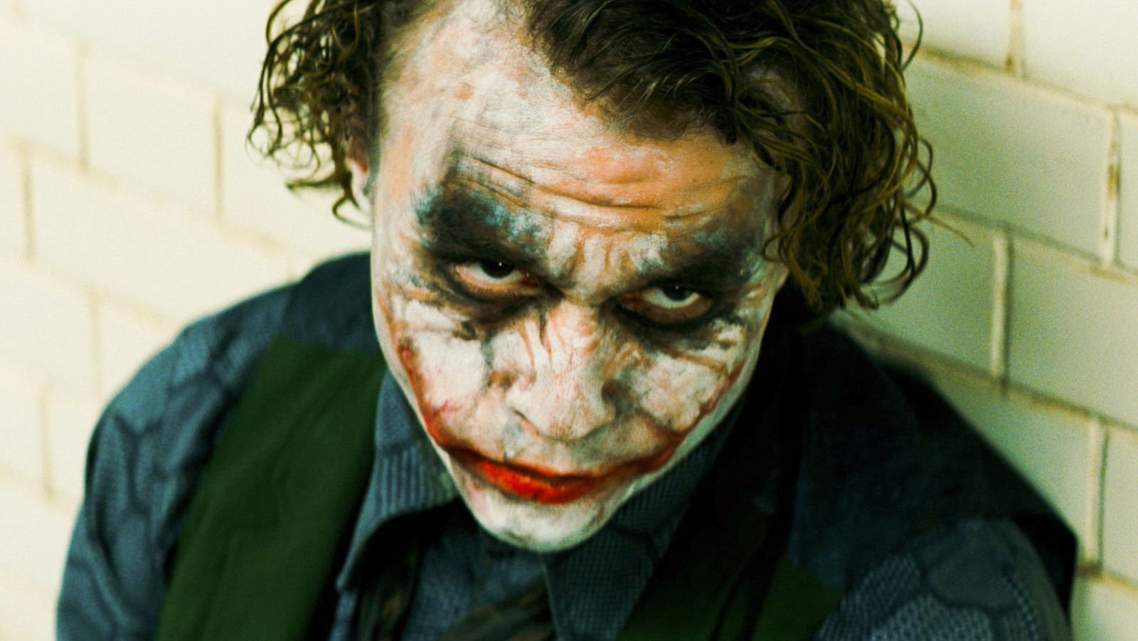 Featured image Classic Thrillers Visual Influence on Joker in The Dark Knight