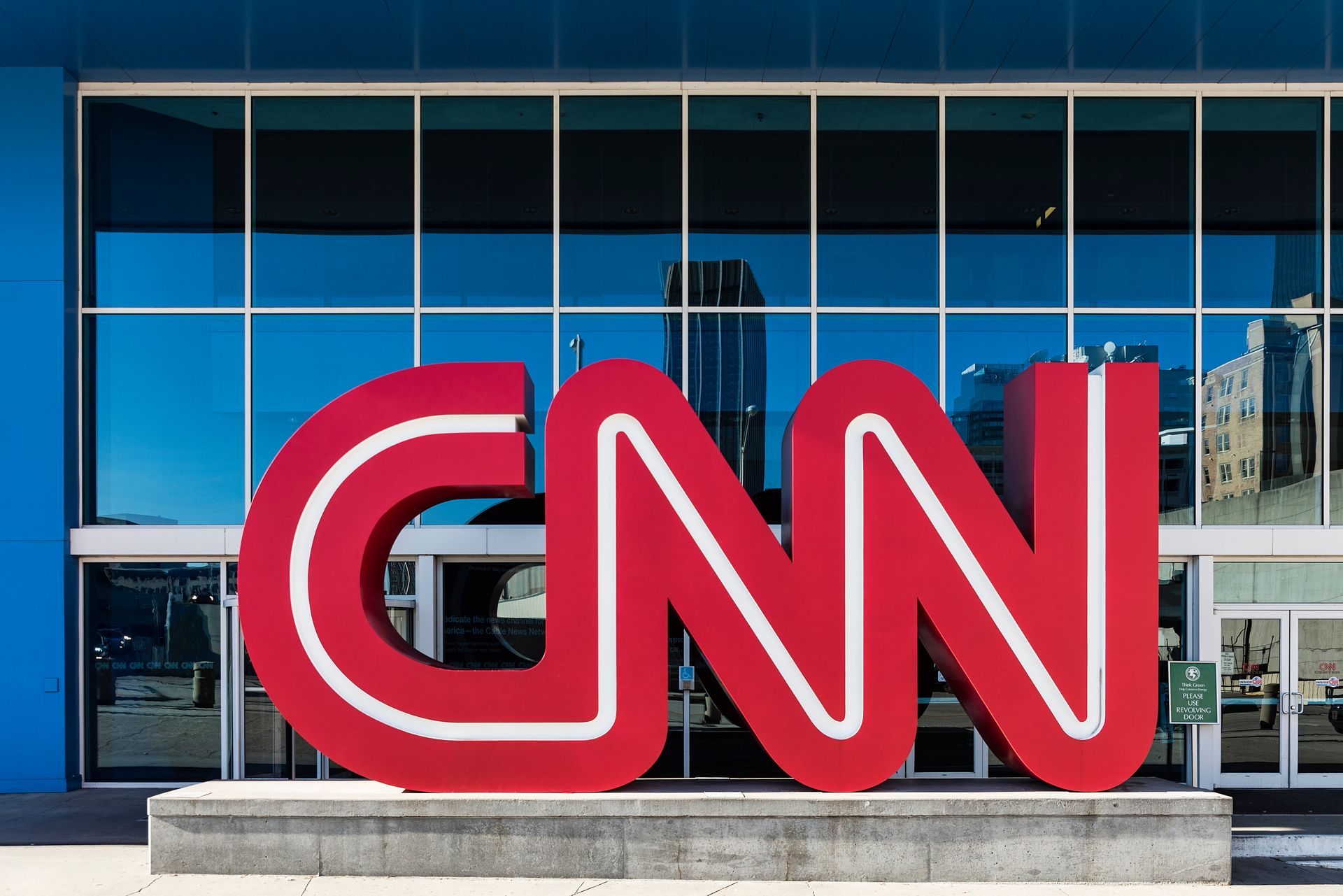 Featured image CNN hosts Becerra vs Hilton debate