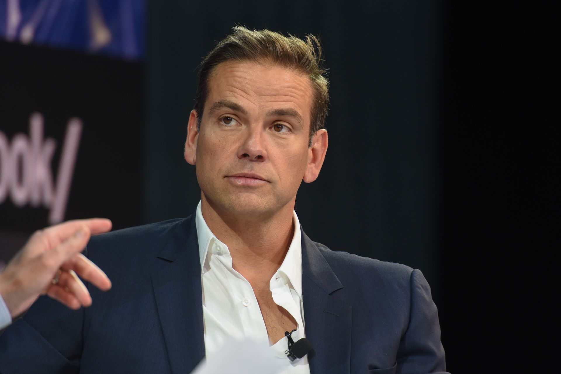 Featured image Murdochs Fox pay drops 2M to 31M in 2026