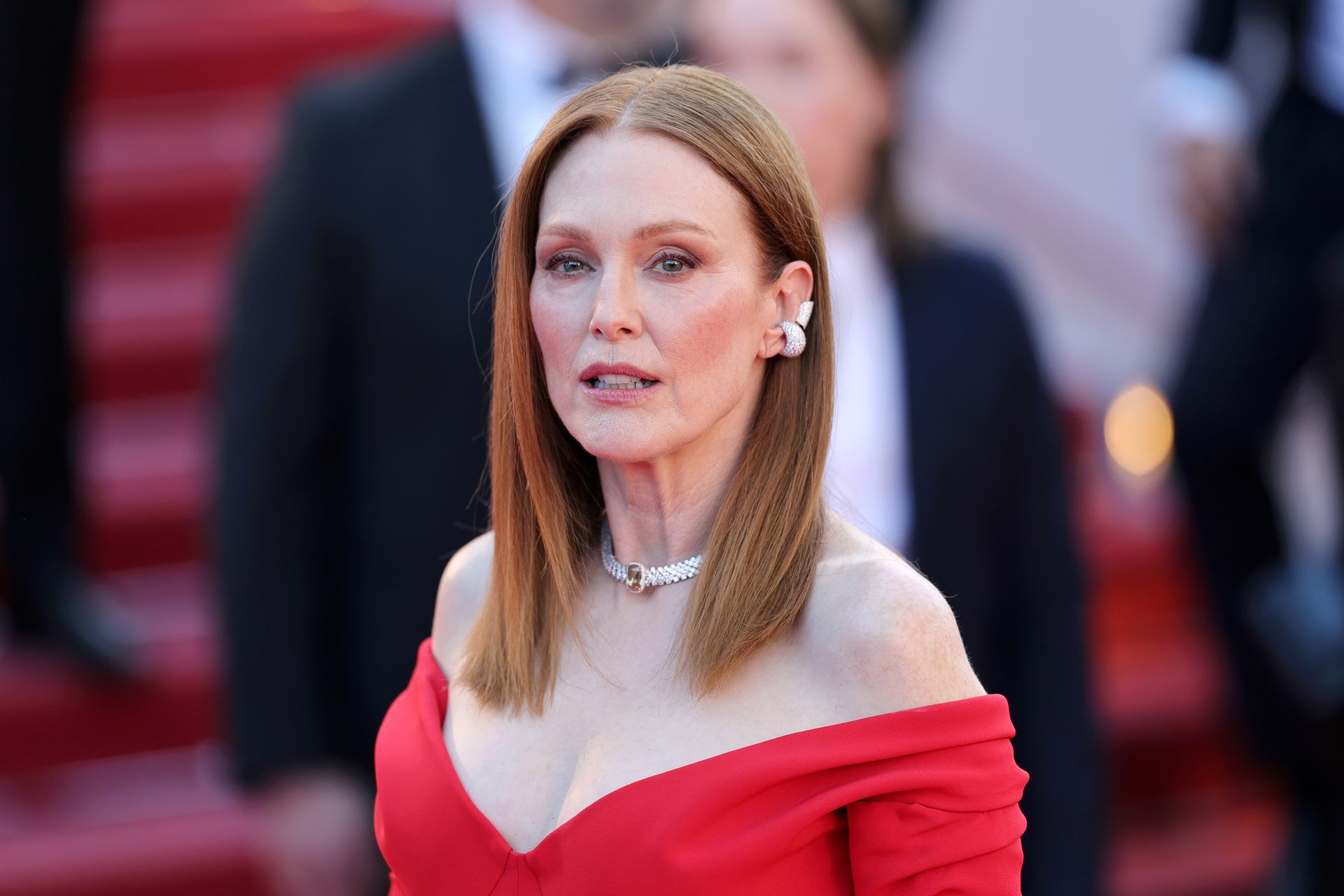 Featured image Julianne Moore Wins Zurichs Golden Icon Award