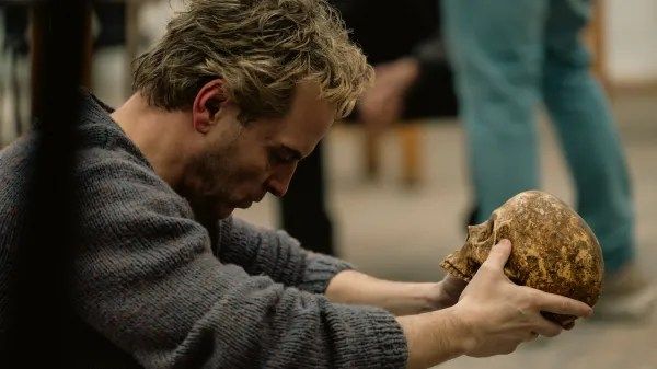 Featured image Andrew Scott as Hamlet A heartbreaking performance