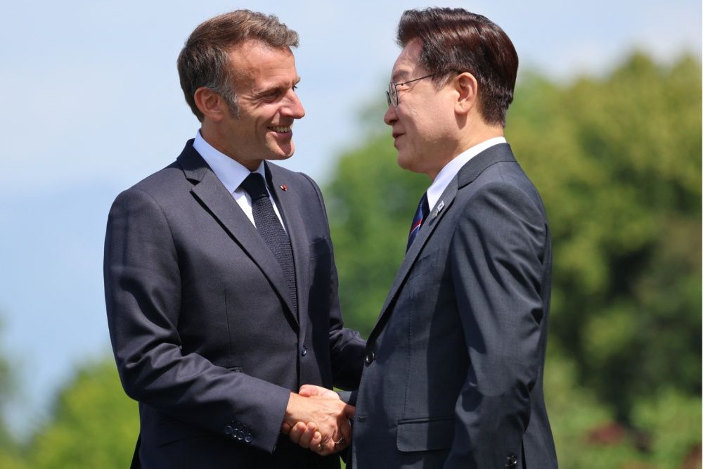 Featured image France  Korea launch 116B screen financing deal