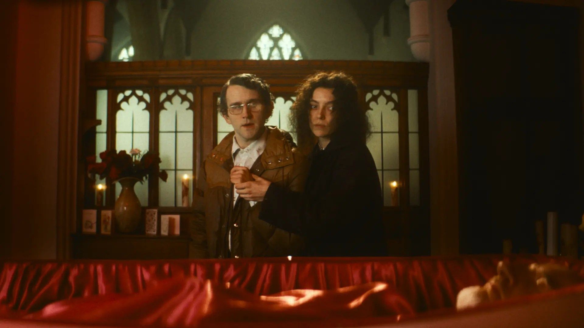 Featured image Jodie Comer and Harry Mellings Odd Taxidermy Musical Performance